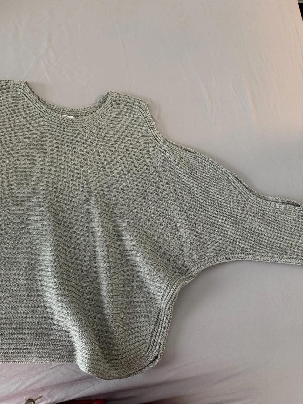 Light Gray Ribbed Knit Sweater - Picture 4 of 6